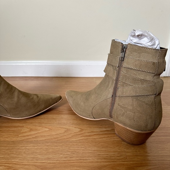 Western Chelsea Cuban Heel Boots 14 main image 10